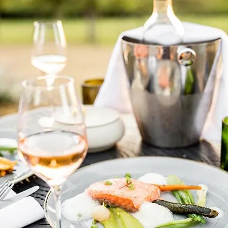 Les Jardins De Coppélia Hotel