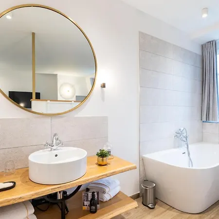 Hotel Les Jardins De Coppélia 4*