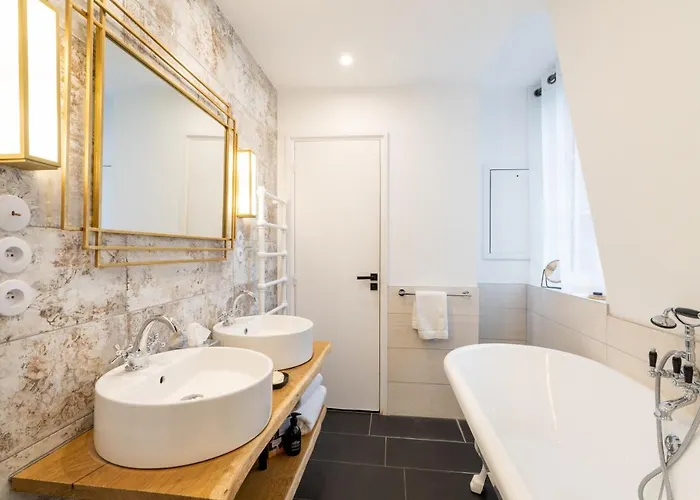 Les Jardins De Coppélia 4*