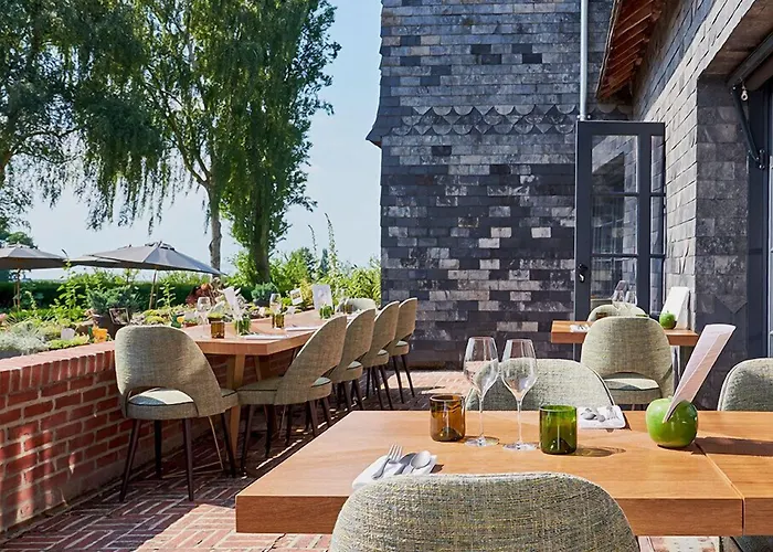 Les Jardins De Coppélia Hotel