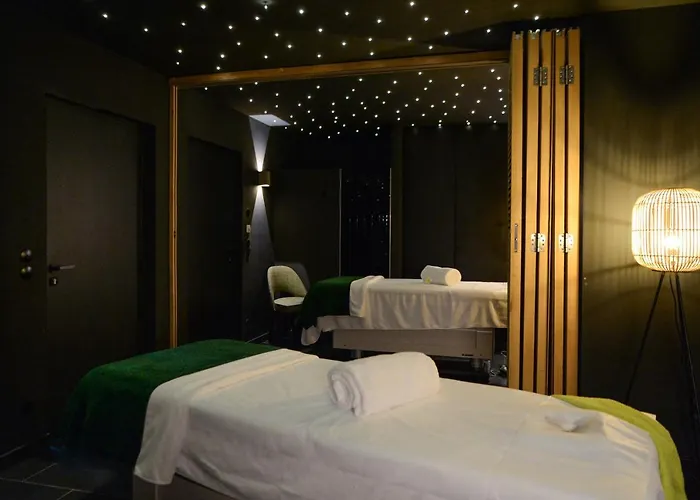 Les Jardins De Coppélia Hotel