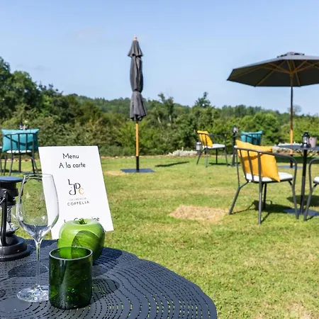 Les Jardins De Coppelia Hotel