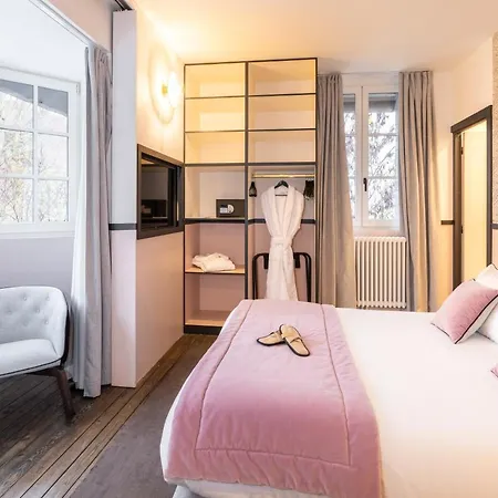 호텔 Les Jardins De Coppelia 4*