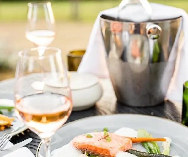 Les Jardins De Coppelia Отель