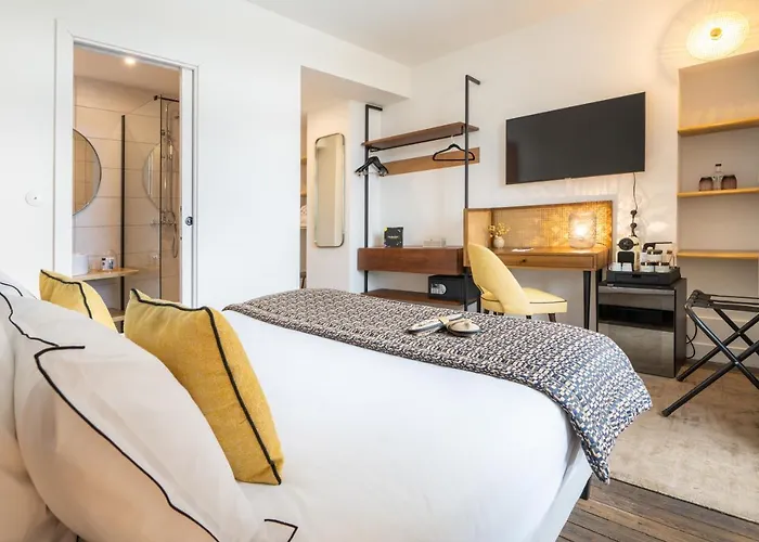 Отель Les Jardins De Coppelia Пендепи