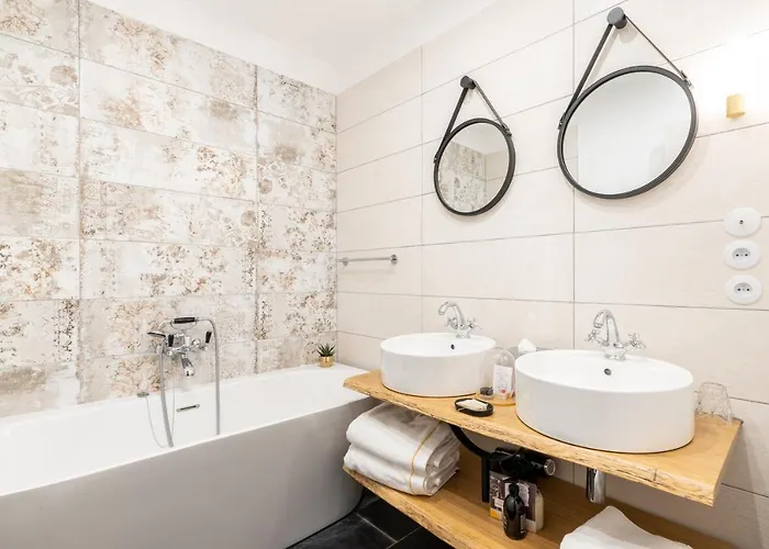 Отель Les Jardins De Coppelia Пендепи