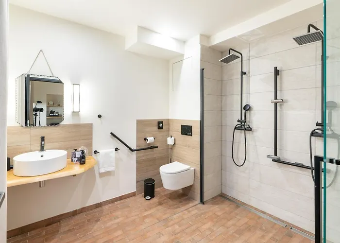 Les Jardins De Coppelia 4*